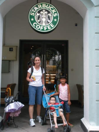 Kasen, Karis and Mommy at Starbucks